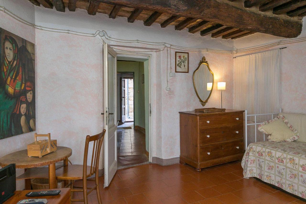 Casina Nel Borgo Antico Apartment *