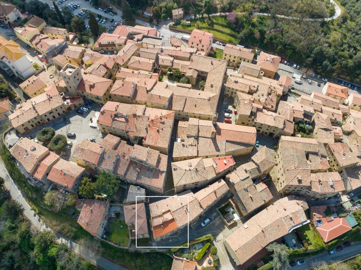 Casina Nel Borgo Antico Apartment *
